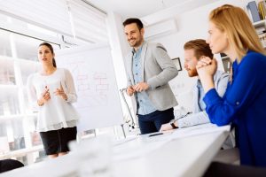 Como engajar a equipe e economizar com telefonia na empresa?