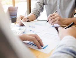 Como saber a diferença entre gasto e investimento em telefonia?