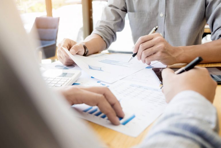 Como saber a diferença entre gasto e investimento em telefonia?