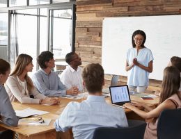 Treinamento de funcionários: saiba a importância para a produtividade da empresa