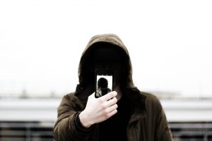 Selfiefobia, o medo de selfie que você precisa entender